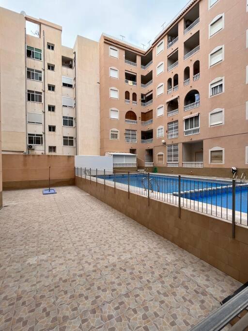 Cozy Apartment 5 Mins To Beach Torrevieja Exteriör bild