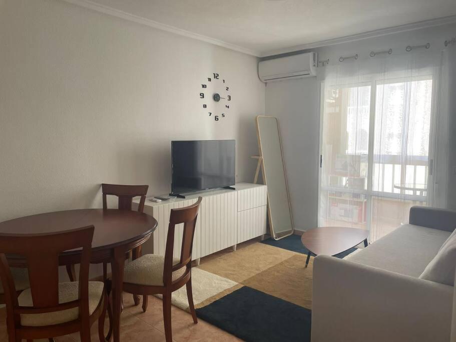 Cozy Apartment 5 Mins To Beach Torrevieja Exteriör bild